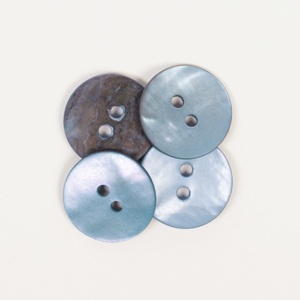 Пуговицы перламутровые круглые голубые 15мм (DROPS) фото 1